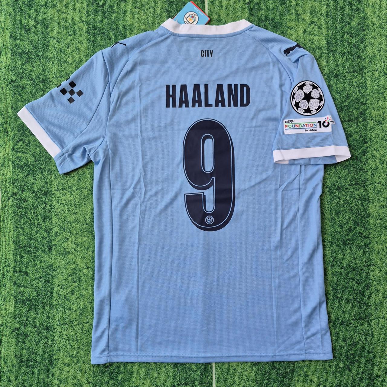 P0 Nike Men's White and Blue Shirt - Image 1