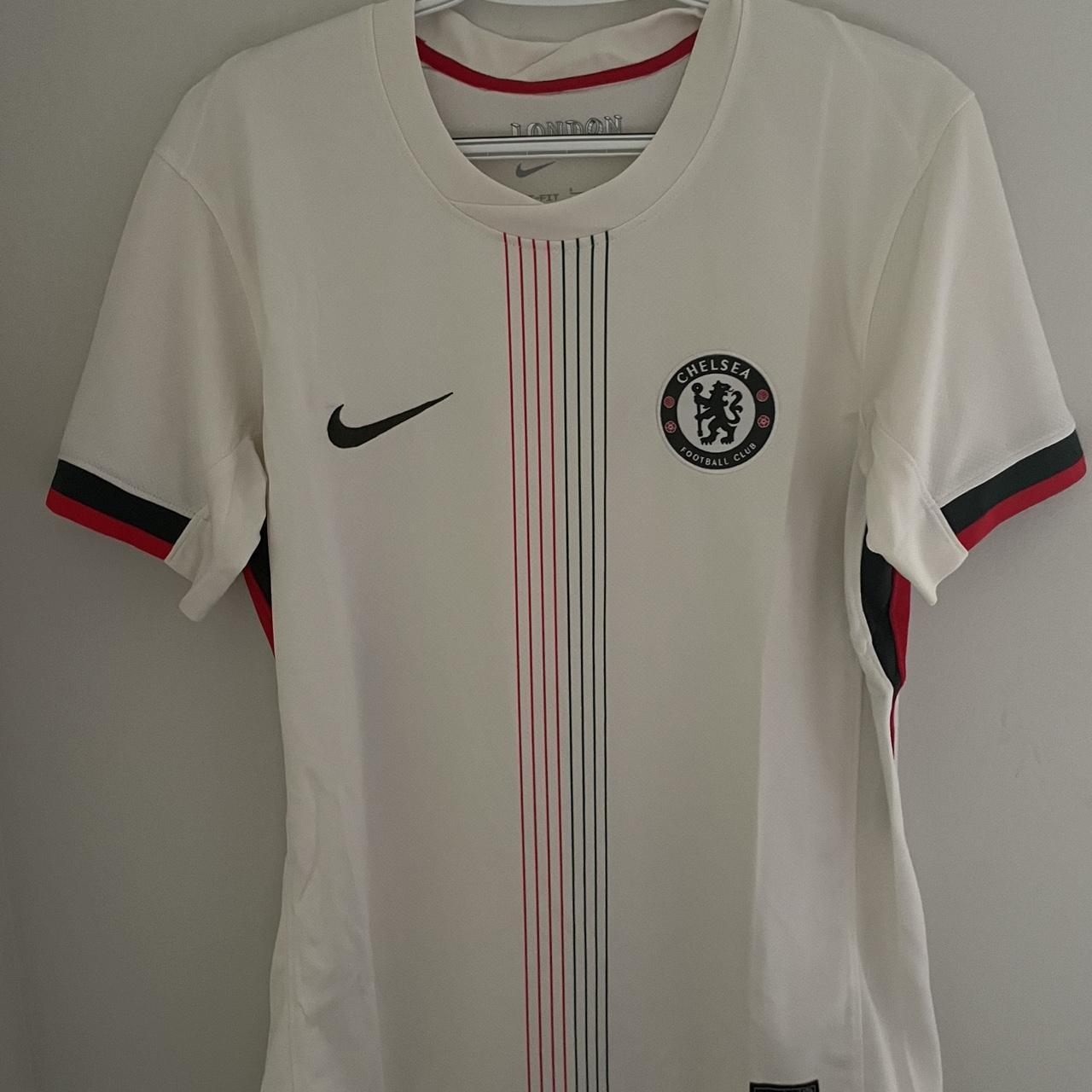 P0 Nike Men's White T-shirt - Image 1