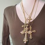Gold tone cross pendant necklace - Image 4