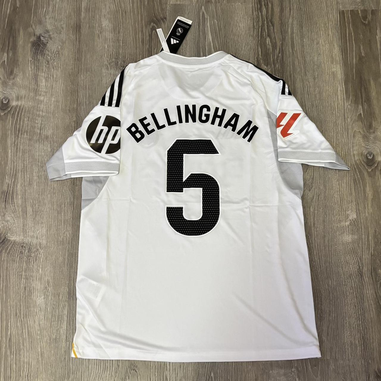 P0 Adidas Men's White T-shirt - Image 1