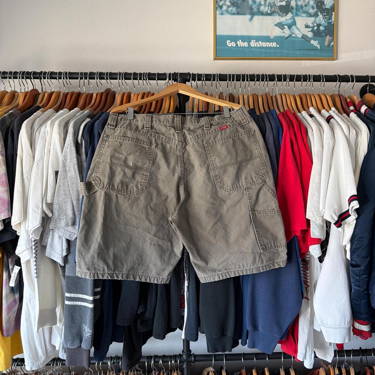 P0 Wrangler Men's Green Shorts - Image 1