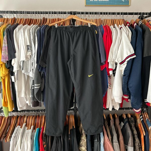 Nike Men's Black and Yellow Trousers