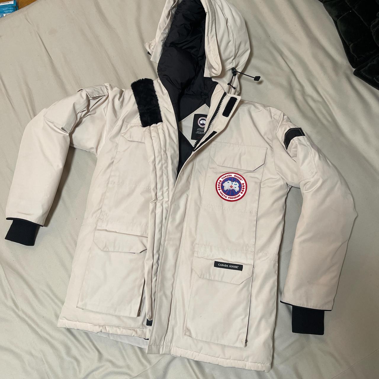 P0 Canada Goose Men's Navy and Black Coat - Image 1