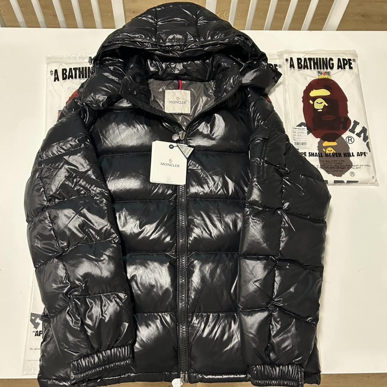 P0 Moncler Men's Black and Navy Coat - Image 1