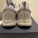 Dior Men's Grey and Cream Trainers - Image 6