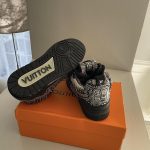 Louis Vuitton Men's Black Trainers - Image 2