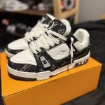 Louis Vuitton Men's Black and White Trainers - Image 4