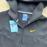 Nike Men's Black Hoodie - Image 4