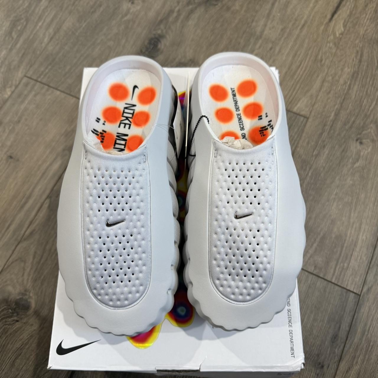 P0 Nike Women's White and Grey Trainers - Image 1