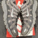 Nike Men's Grey and Silver Trainers - Image 3