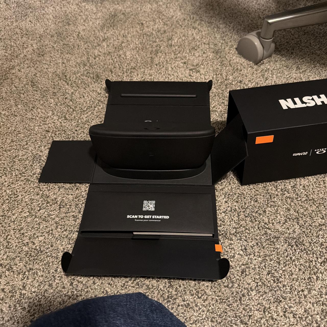 P0 Oakley Men's Black Sunglasses - Image 1