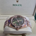 Men's Gold Watch - Image 3