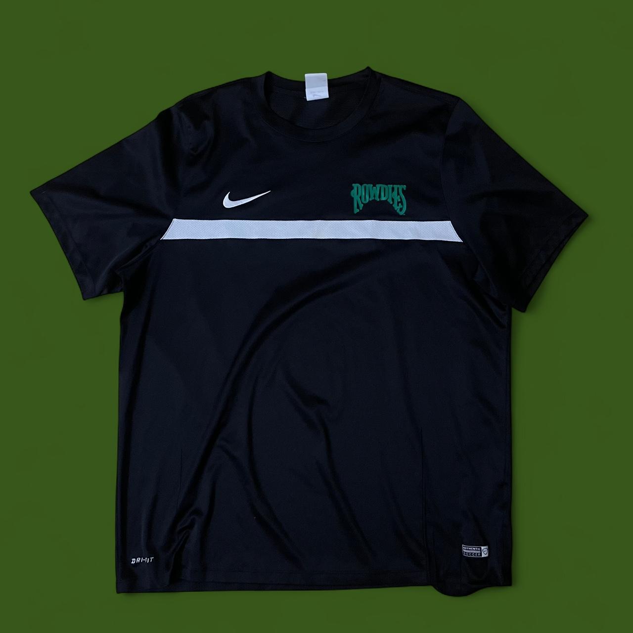 P0 Nike Men's Black T-shirt - Image 1