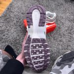 Nike Men's Grey and White Trainers - Image 4