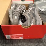 Nike Men's Grey and Silver Trainers - Image 5