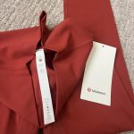 Lululemon Women's Red Leggings - Image 3