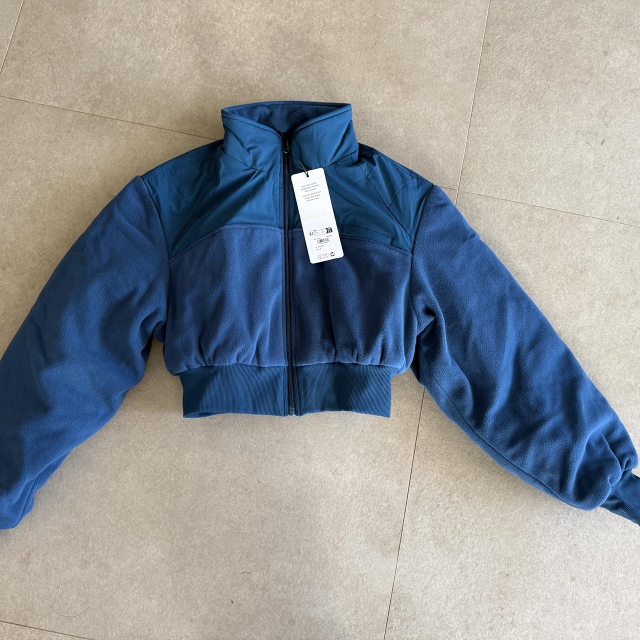 P0 Alo Yoga Women's Blue and Navy Jacket - Image 1