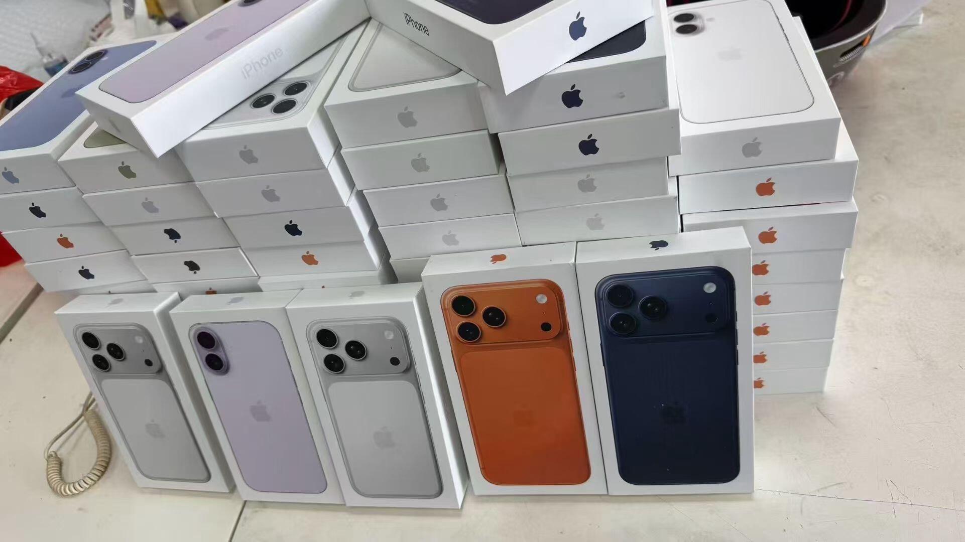 0 iPhone 17 pro max - Image 1