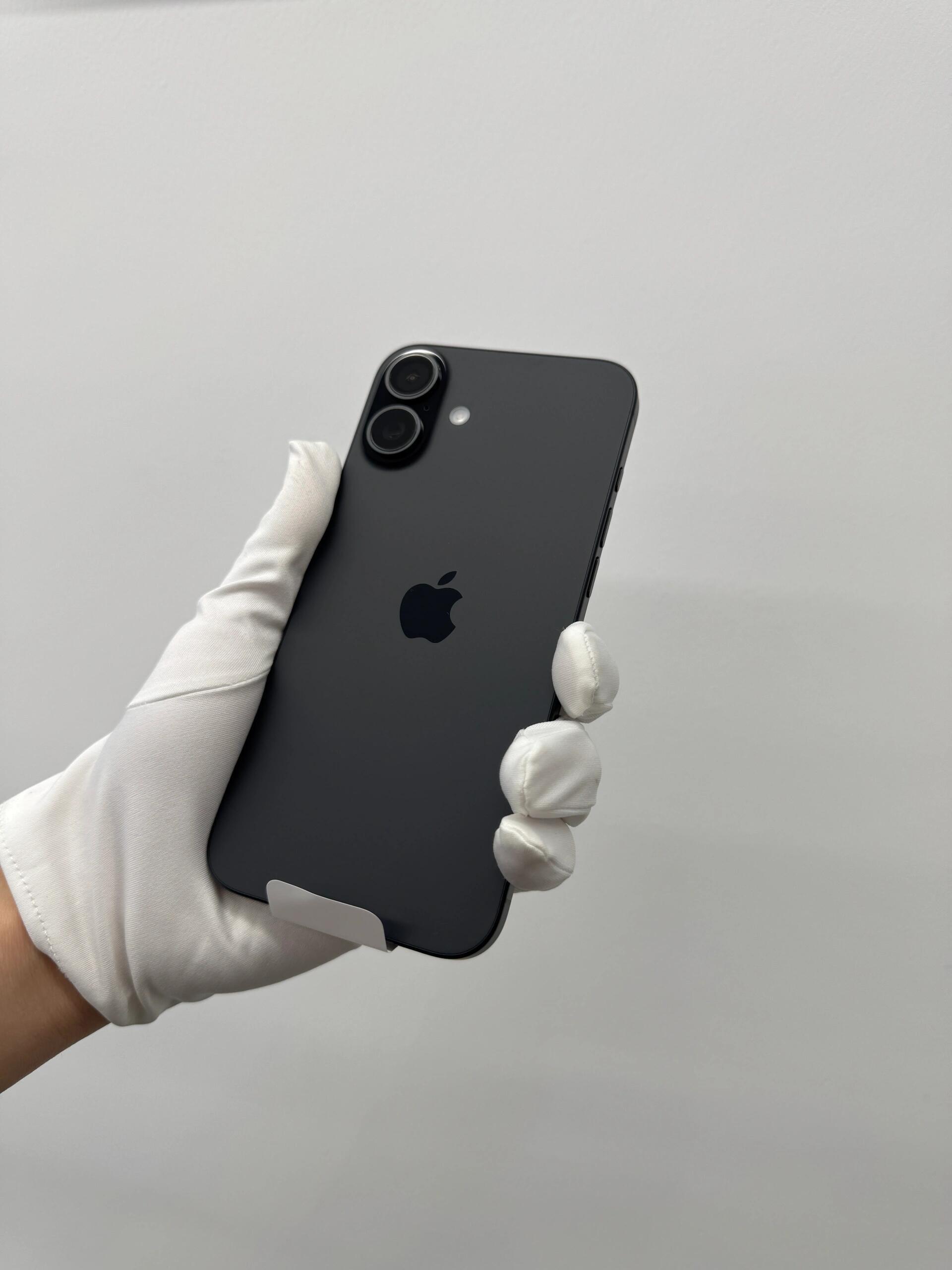 0 iPhone 16 - Image 1