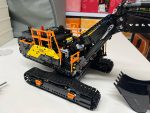 LEGO 42215 Volvo EC500 Hybrid Excavator - Image 6