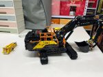 LEGO 42215 Volvo EC500 Hybrid Excavator - Image 2