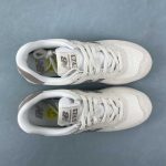 New Balance - Image 4