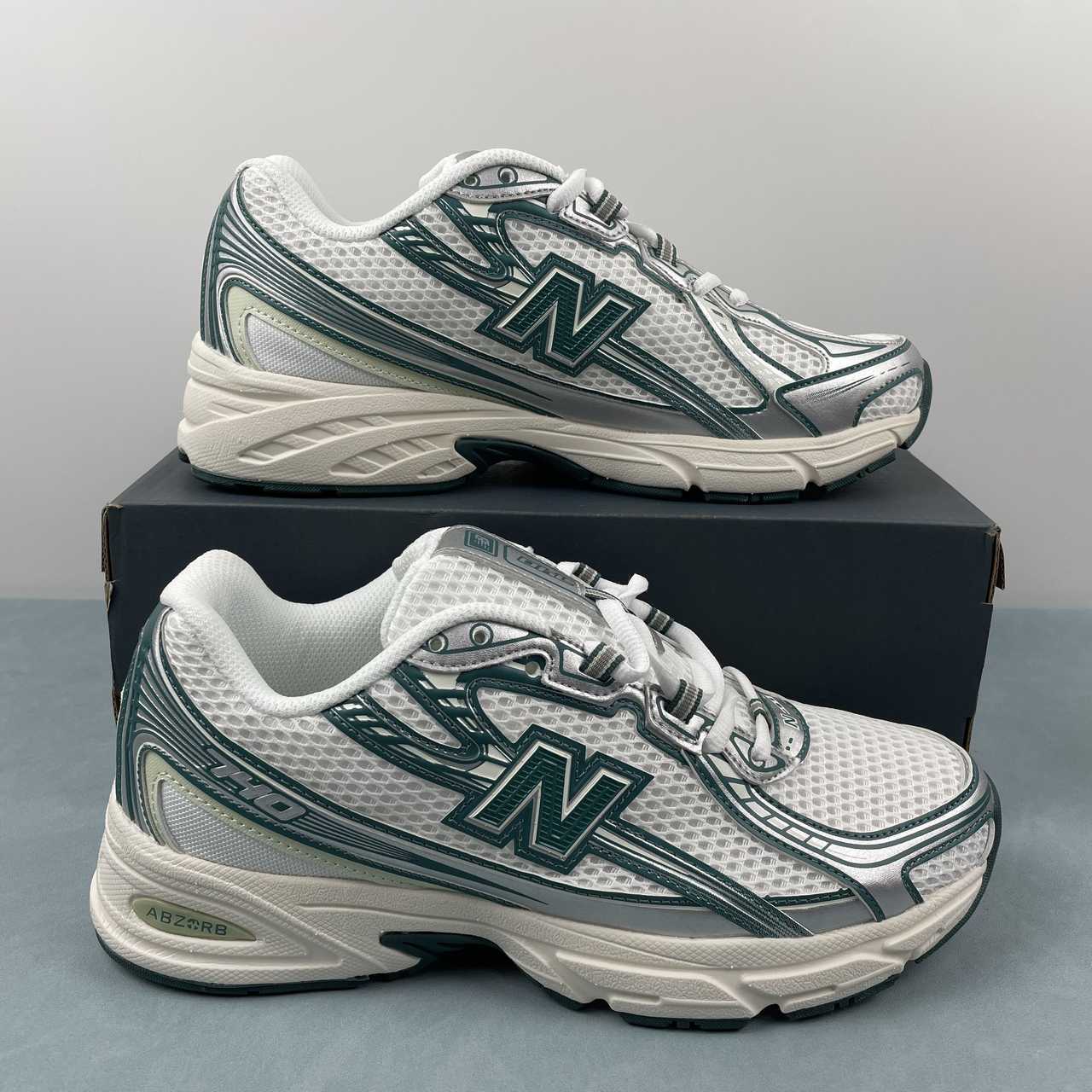 561ca0d0 New Balance - Image 1