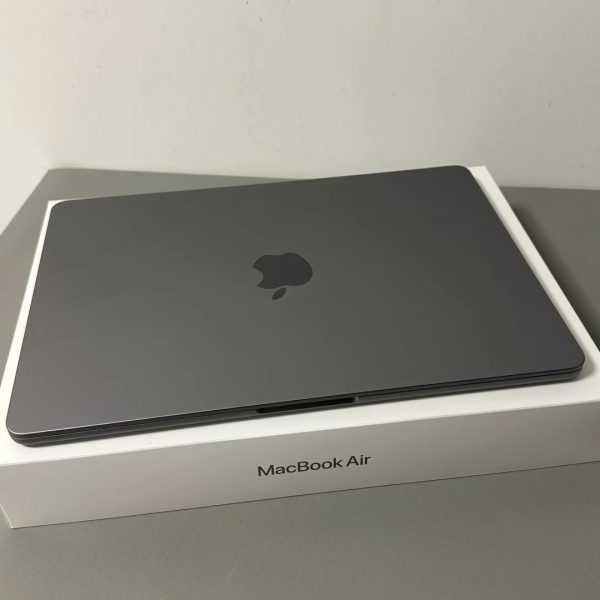 iPad MacBook Air M3