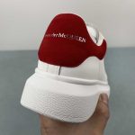 Alexander McQueen - Image 9