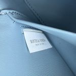 Bottega Veneta Bang Bang vanity case light blue - Image 7
