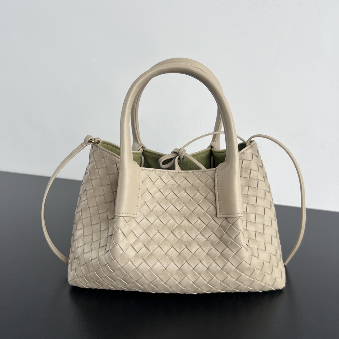 b7e94696 Bottega Veneta Bag - Image 1