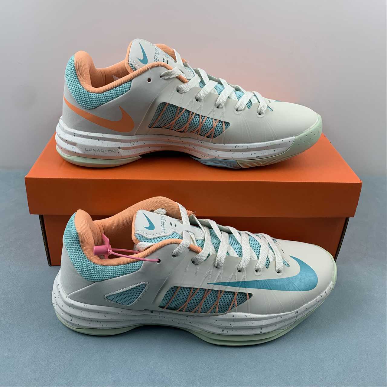 ea810ff2 Hyperdunk 2012 Low - Image 1