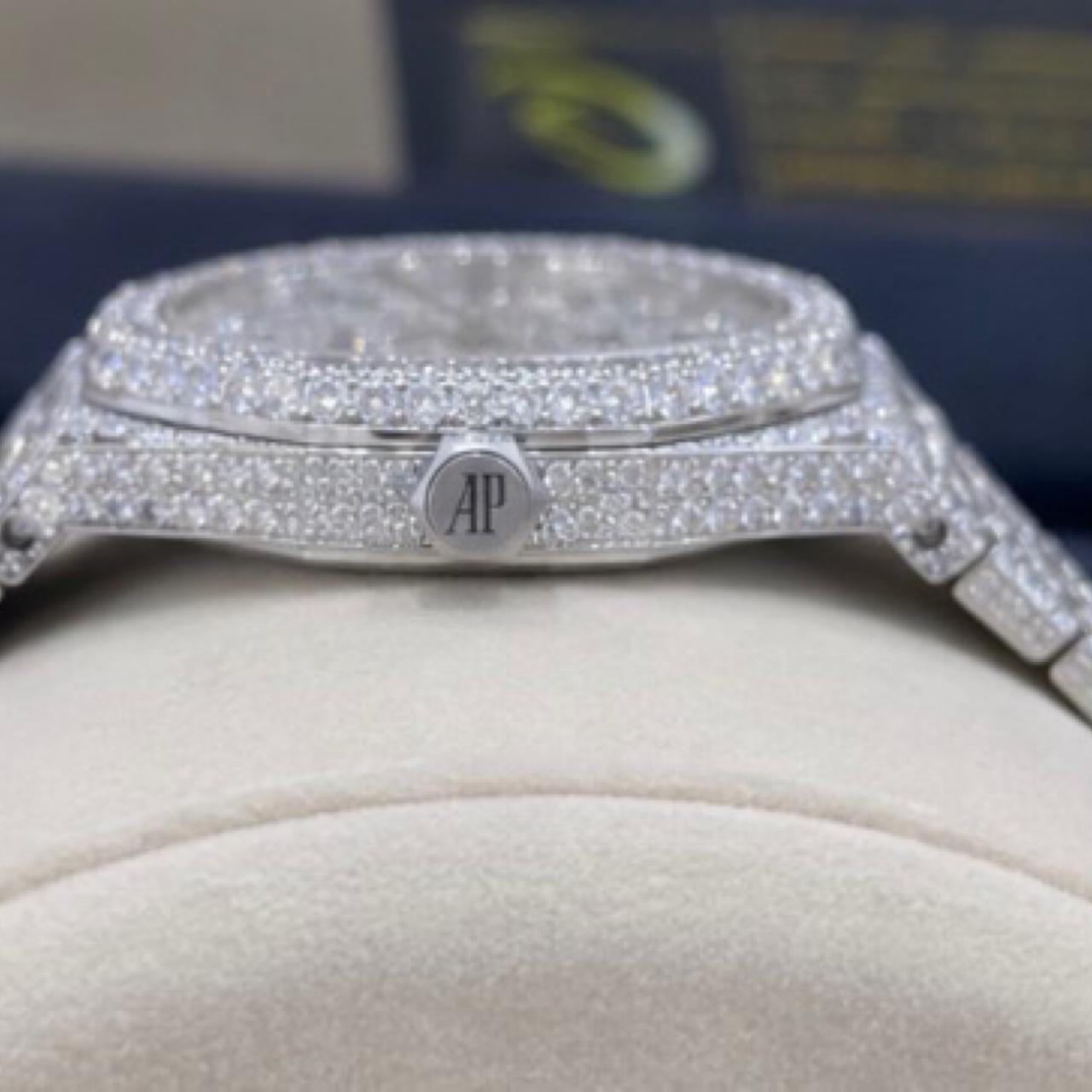 P0 Audemars Piguet Men's Silver and White Watch - Image 1