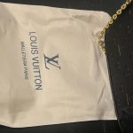 Black Louis Vuitton easy pouch - Image 4