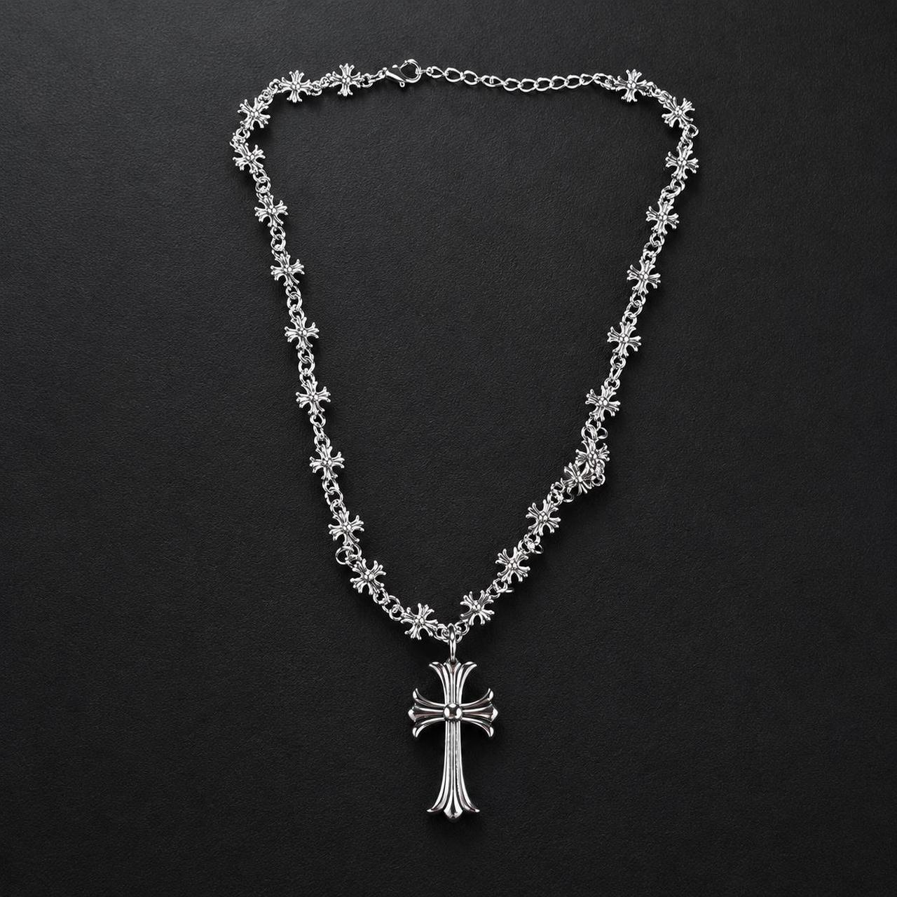 P0 Y2K Style Silver Cross Pendant Necklace - Image 1