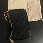 Black Louis Vuitton easy pouch