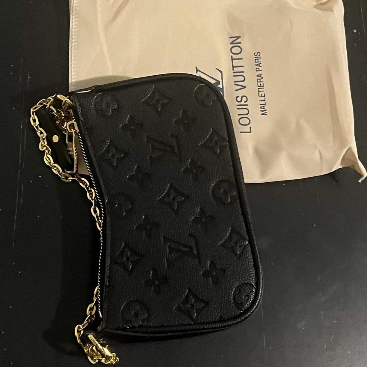 P0 Black Louis Vuitton easy pouch - Image 1